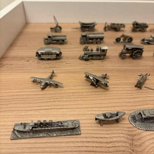 Collectible miniature collection used, 50 pieces, Travels to Yesterday