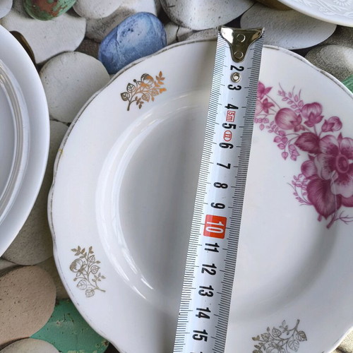 Porcelain plate set like new, 4 pieces