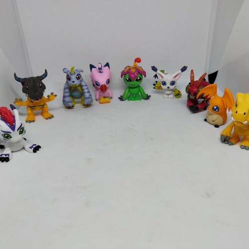 Digimon collectible figure set of 9 pieces like new