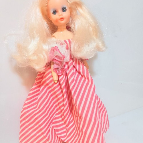 Bibi Bo doll new with minor age marks