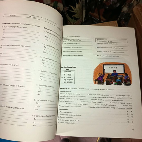 Momento Italian grammar books new, set of 2