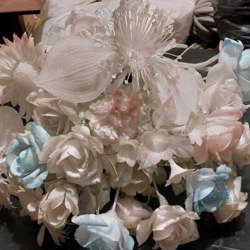 Plastic flowers like new, pack of 22, white and blue