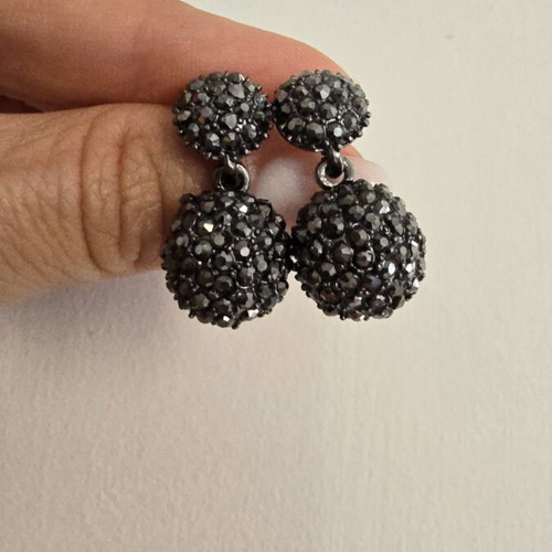Parfois adjustable bracelet and earrings set like new, black and gold