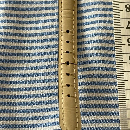 Citron wristwatch used with gold color and black strap