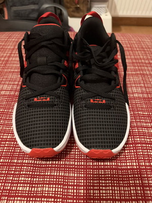 LeBron James Nike athletic shoes new, size 41, black and white