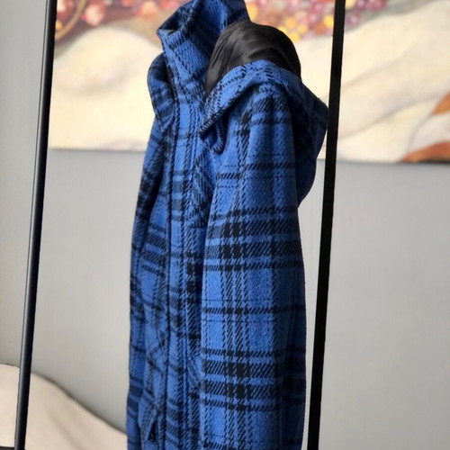 O’Neil women’s checked coat like new, blue and black