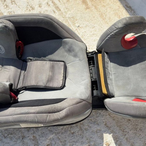 Recaro Monza car seat used with Isofix and adjustable headrest