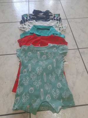 Baby summer rompers used, 6 pieces for 12 months and 1 for 9 months