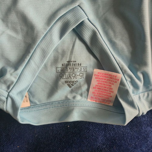 Adidas shirt like new