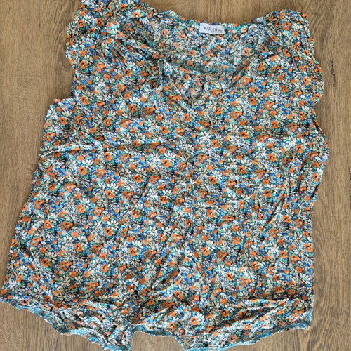 Set shorts and floral t-shirt like new, Marlen, multicolor orange