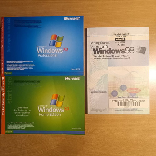 Vintage Microsoft Windows 98 and XP Home/Professional guides like new