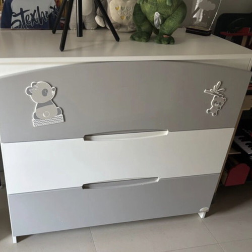 Santa Bebe convertible baby cot with Grecostrom mattress and chest of drawers