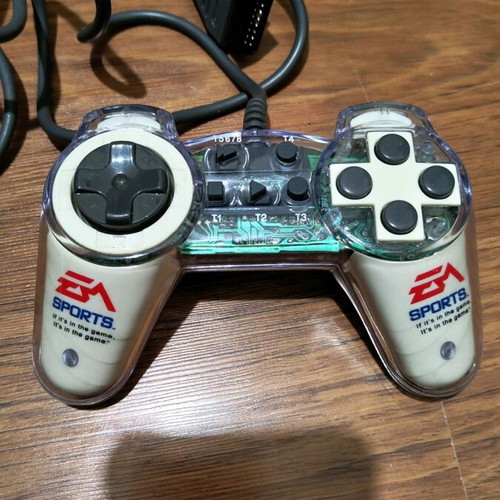 Retro EA Sports T5678 Controller like new, transparent