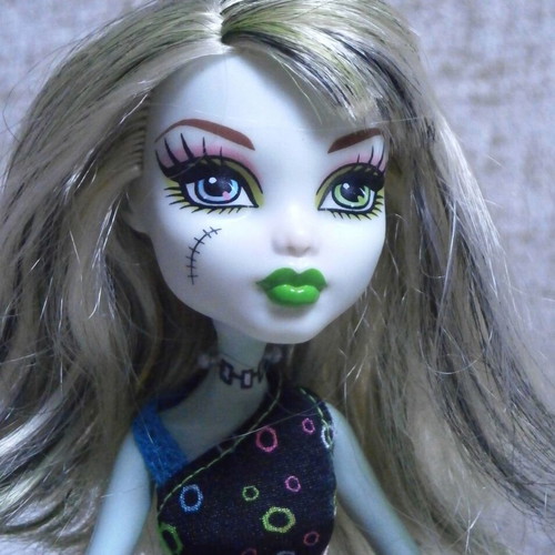 Monster High Frankie Stein Skultimate Roller Maze doll used