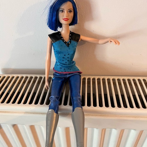 Barbie Rock’n Royals Erika used with blue casual outfit