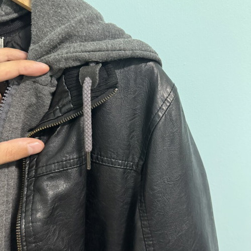 Men's Palablu Biker Style Faux Leather Jacket 2XL used, with hood