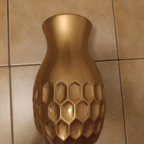 Decorative vase in gold color like new
