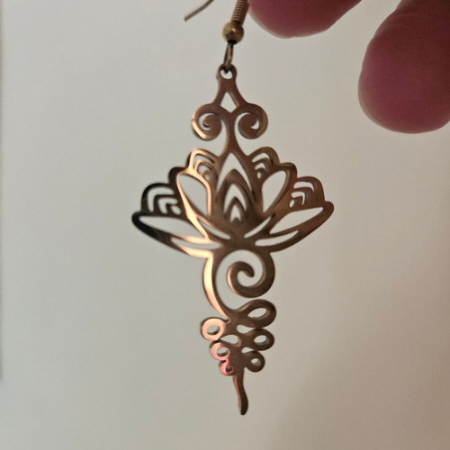 Lotus Bohemian earrings new, gold-colored