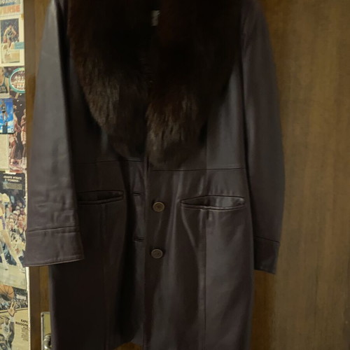 Guy Laroche leather jacket with real fox fur collar medium size used