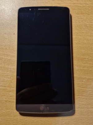 LG G3 смартфон за части или ремонт