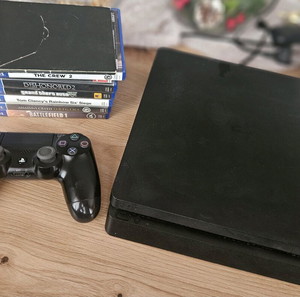 PS4 Slim 500GB με Συλλογή Παιχνιδιών