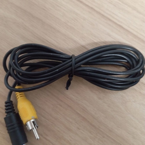 S-Video 4-pin Male to RCA Male Adapter Cable like new