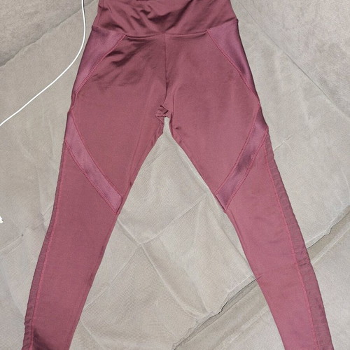Women's leggings Bordeaux Oysho size Medium like new with mesh panels and zipper pocket