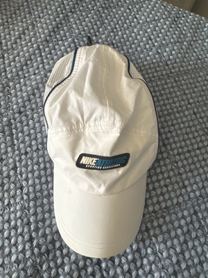 Καπέλο Nike σαν καινούργιο, άσπρο