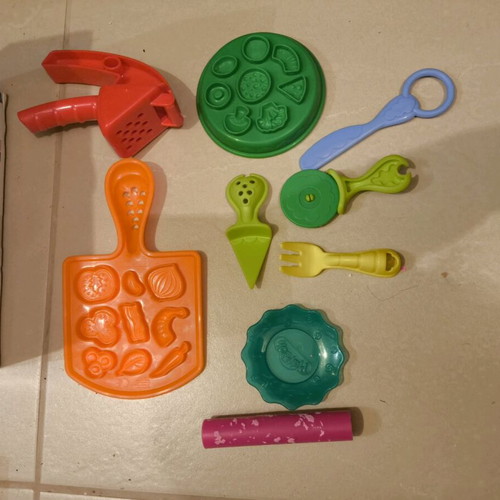 Hasbro Play Doh Kitchen Pizza Party accessories like new