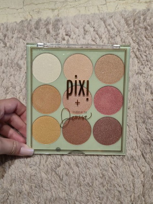 Pixi + Denise Παλέτα Limited Edition με 9 αποχρώσεις highlighter και ρουζ