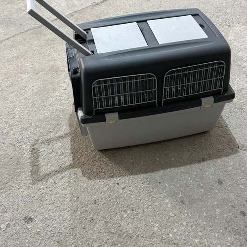 Dog crate new, suitable for pets up to 20kg