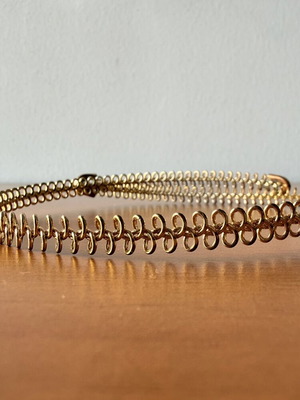 Μεταλλικό choker χρυσαφί χρώμα Bershka σαν καινούργιο