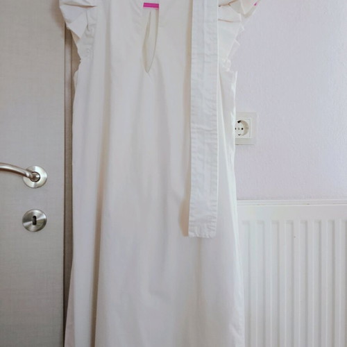 Rosem white mini dress medium with belt like new