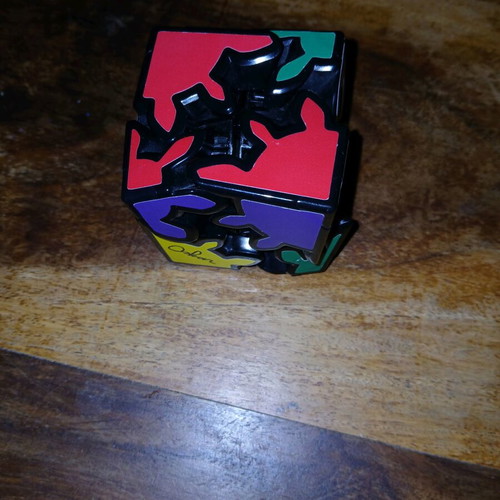 Gear-type puzzle cube like new, anti-stress item