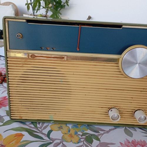Vintage Philips radio model B3X06T used, decorative 1960s