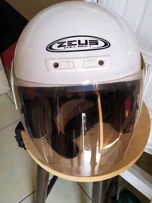 Helmet like new in excellent condition