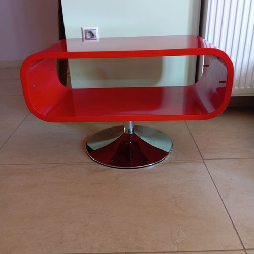 TV stand retro Italian style, glossy lacquer, like new, missing glass