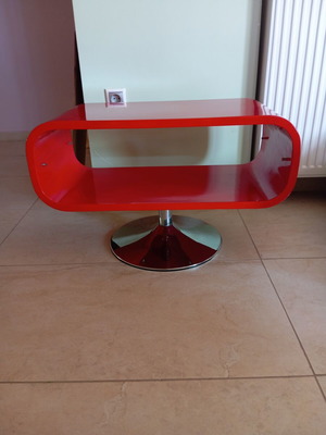 TV stand retro Italian style, glossy lacquer, like new, missing glass