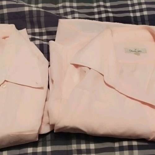 Men's pink dress shirts large like new, set of 2