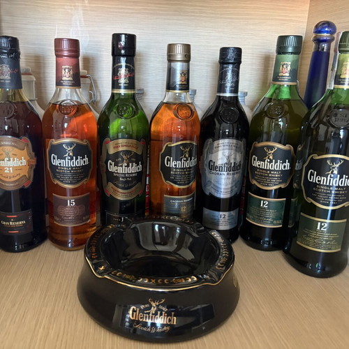 Glenfiddich 7 συλλεκτικά ουίσκι με δώρο τασάκι
