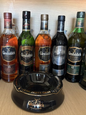 Glenfiddich 7 συλλεκτικά ουίσκι με δώρο τασάκι