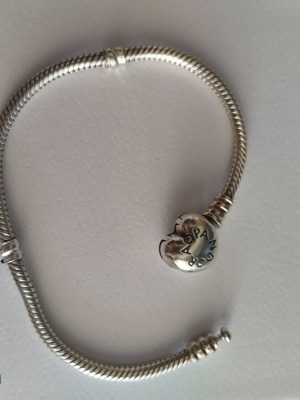 Pandora heart bracelet, size 18, with box, like new