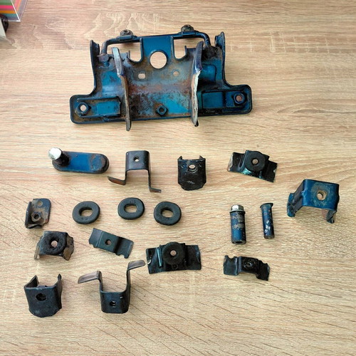 Honda Astrea Grand conversion kit with frame mounts and rubber parts
