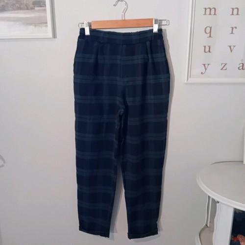 Pull & Bear Capri Pants Size S Like New