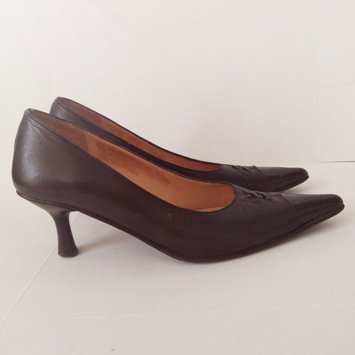 Pointed black pumps used size 39 with 6cm heel