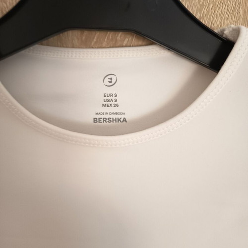 Bershka sports t-shirt size S new, white