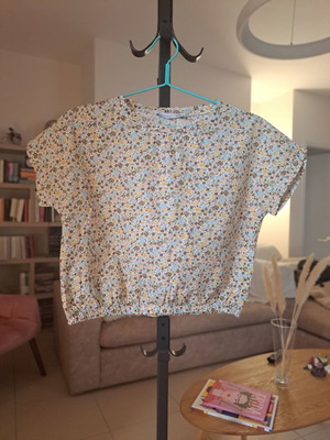 Floral Helmi blouse 100% cotton, like new, size L