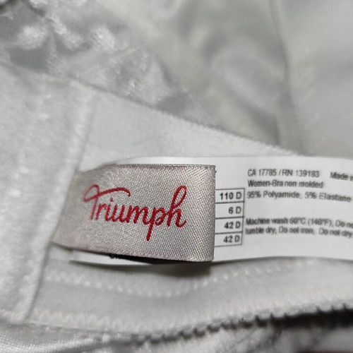 Triumph Claudette 104 N bra size 95D, white, lace details