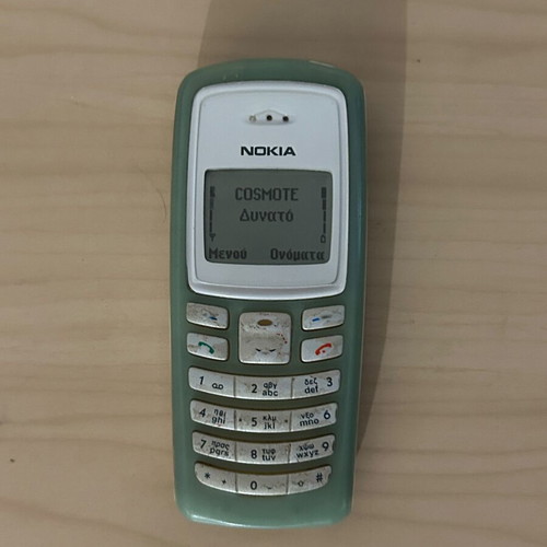Nokia 2100 mobile phone with new BLD-3 battery