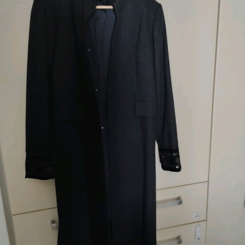 Gray coat XL like new with embroidered details on sleeves and collar